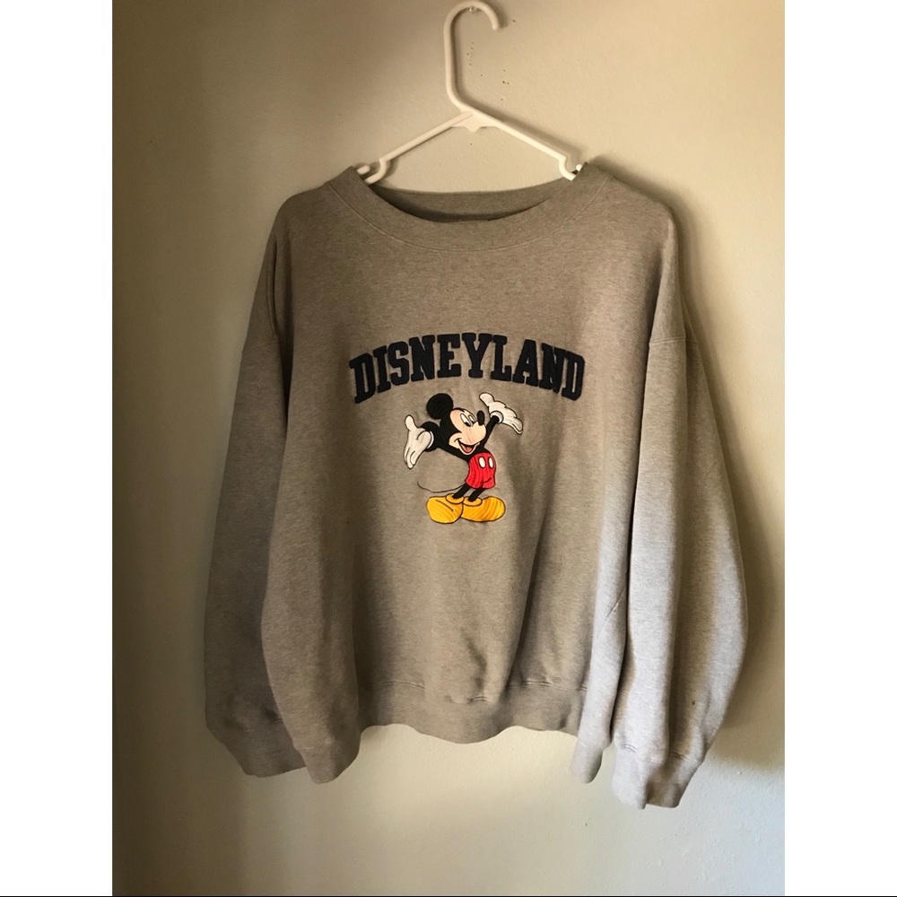 Vintage Disneyland embroidered Mickey Mouse crewneck sweatshirt